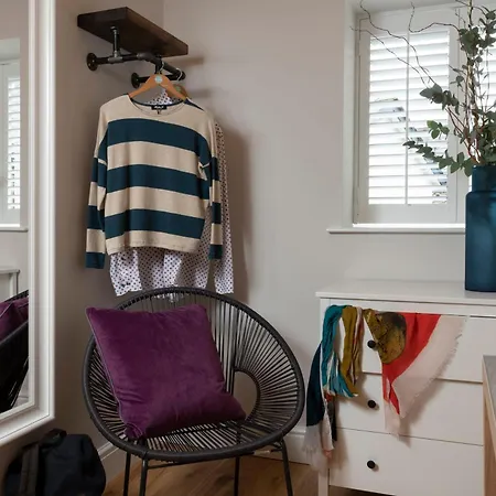 The Sorting Office - Spacious Modern With Parking In 앰블사이드