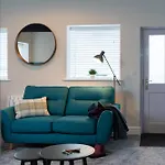The Sorting Office - Spacious Modern With Parking In آمبيلسايد