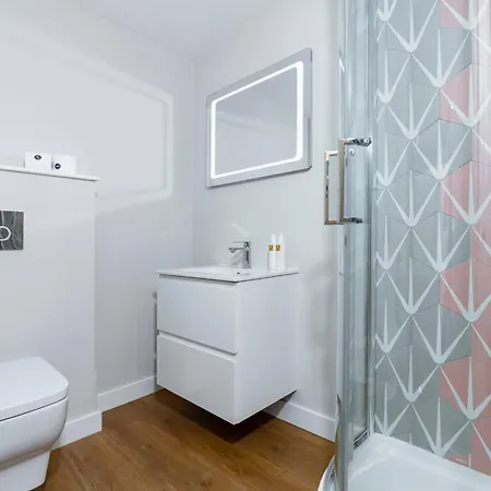 The Sorting Office - Spacious Modern With Parking In